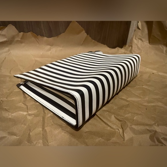 NWT West 57th Cosmetic Clutch Brown & White - Picture 3 of 9